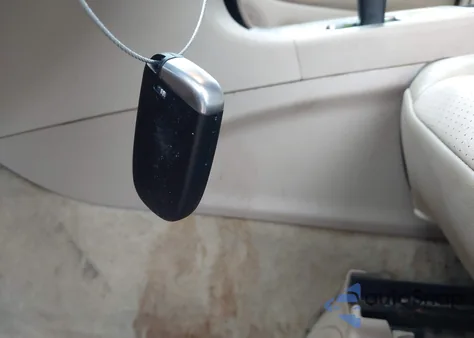 2015 Jeep Grand Cherokee Overland z USA, uszkodzony, nr VIN 1C4RJECG7FC734863